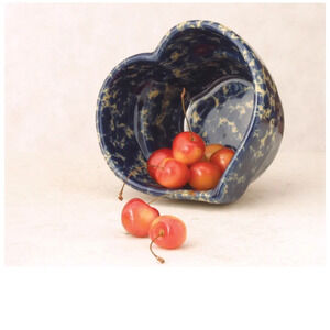 Bennington Heart Baker bowl Blue heart  stoneware dishwasher microwave oven safe